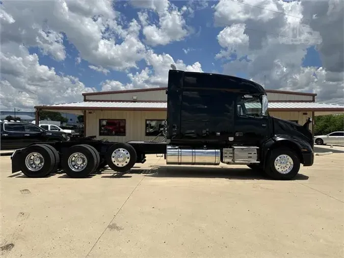 2024 VOLVO VNL84T740