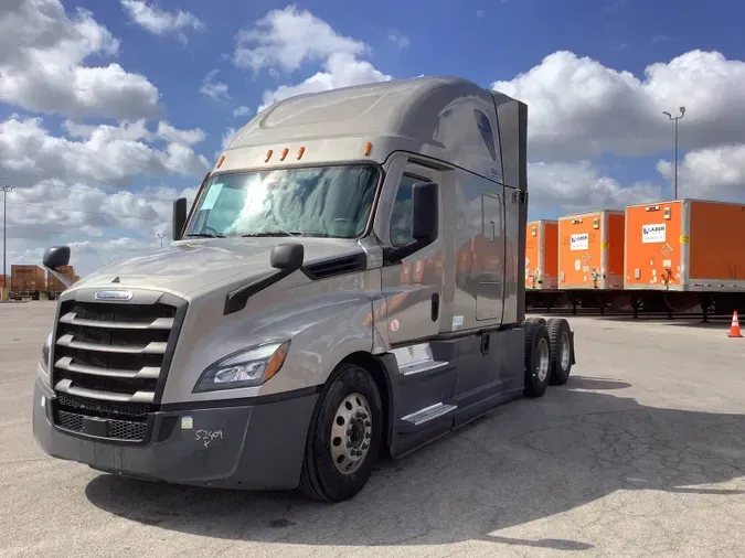 2022 Freightliner Cascadia 126