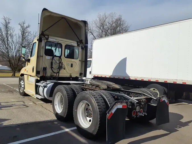 2019 FREIGHTLINER/MERCEDES CASCADIA 125
