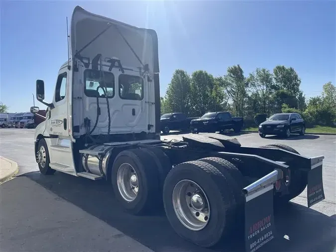 2018 FREIGHTLINER CASCADEVO1