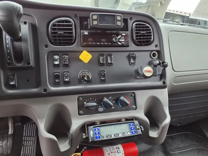 2018 FREIGHTLINER/MERCEDES M2 106