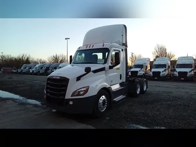 2020 Freightliner Cascadia 126