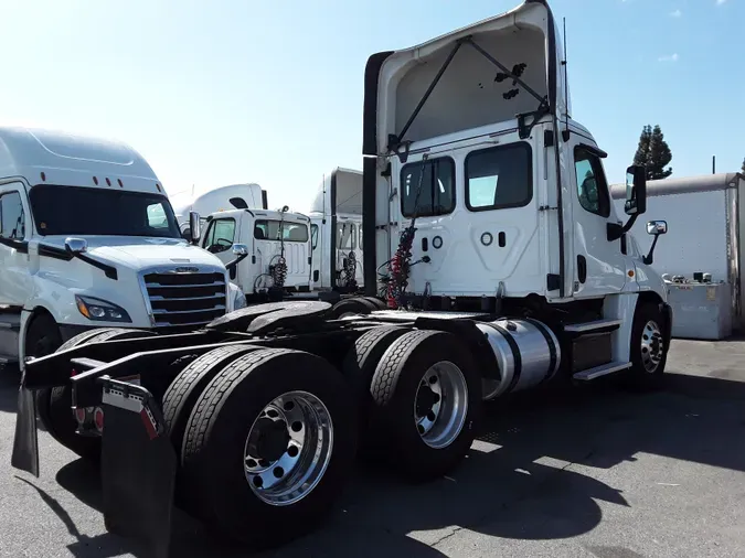 2018 FREIGHTLINER/MERCEDES CASCADIA 125