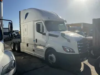 2018 FREIGHTLINER T12664ST