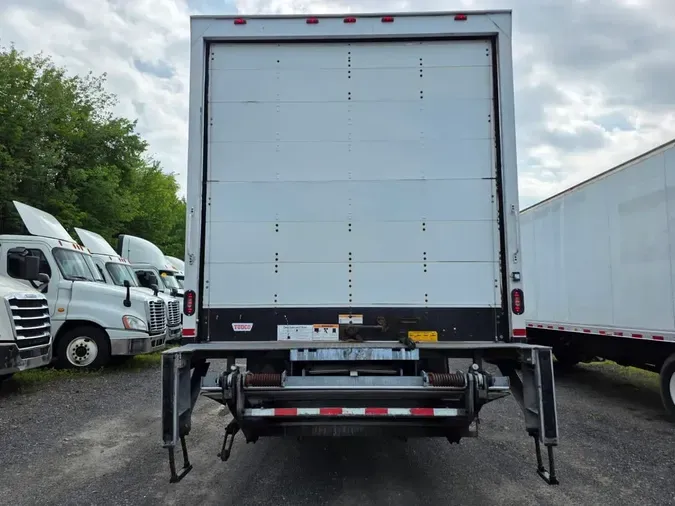 2018 FREIGHTLINER M2 106