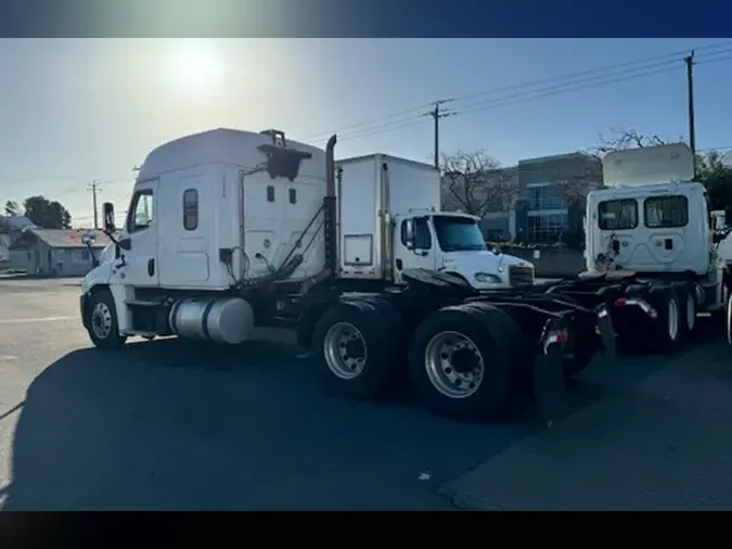 2017 FREIGHTLINER/MERCEDES CASCADIA 125