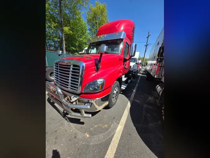 2019 FREIGHTLINER/MERCEDES CASCADIA 125