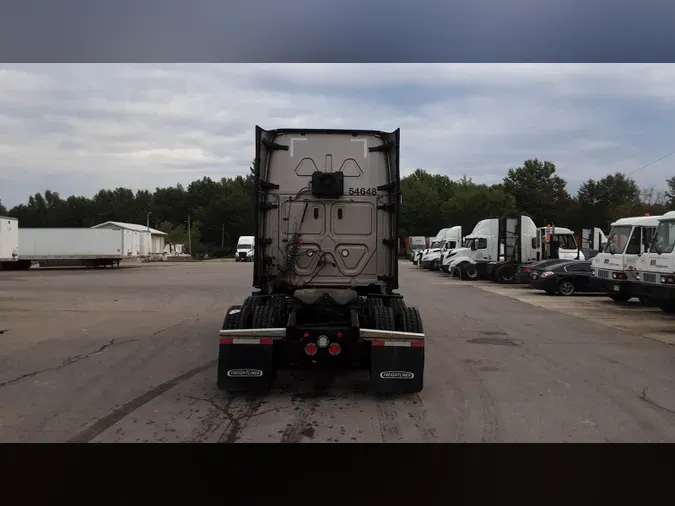 2023 Freightliner Cascadia 12646007ff5dac62341c55943349ec5bb4a