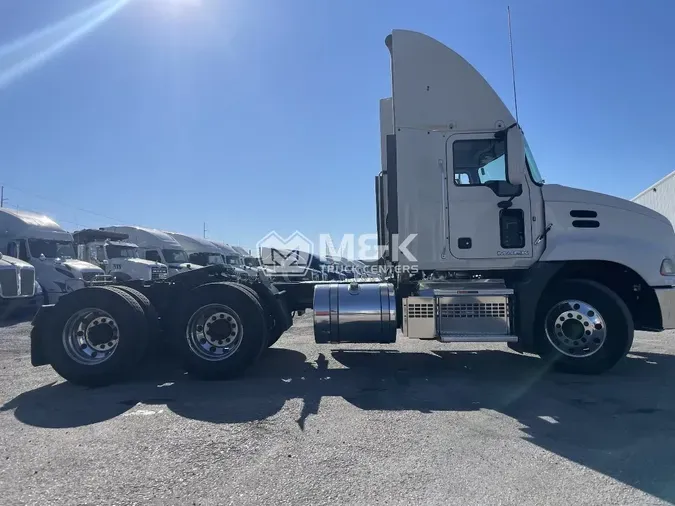 2018 MACK CXU613