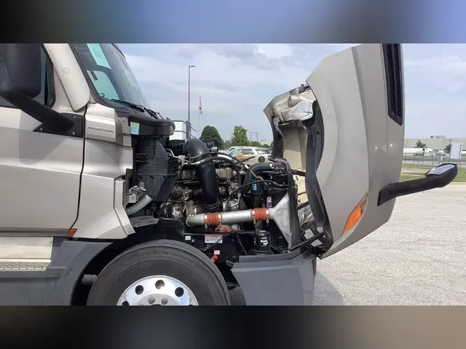 2023 Freightliner Cascadia 126