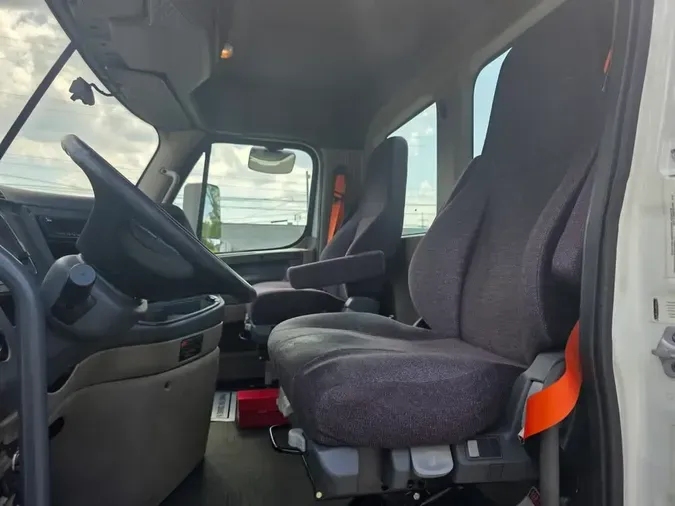 2019 FREIGHTLINER/MERCEDES CASCADIA 125460cb5da8fff61bb837eaf56ebb589b9
