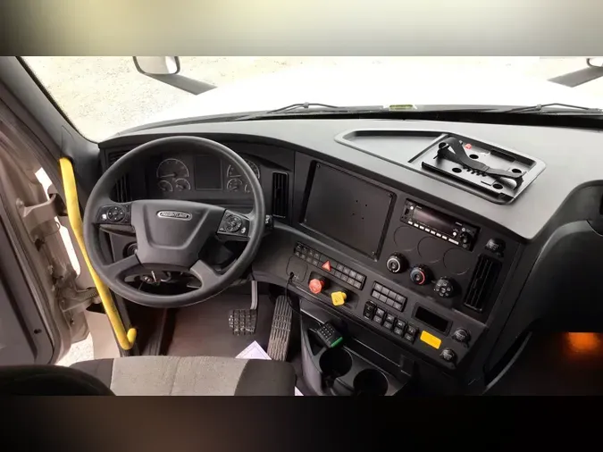 2023 Freightliner Cascadia 126