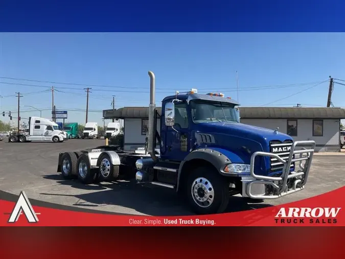 2021 MACK GR64BT