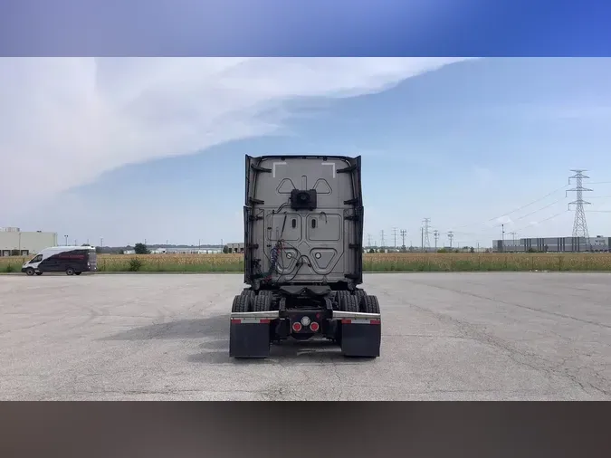 2023 Freightliner Cascadia 126