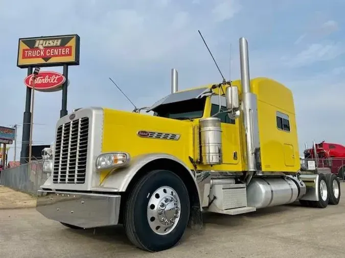 2021 Peterbilt 389