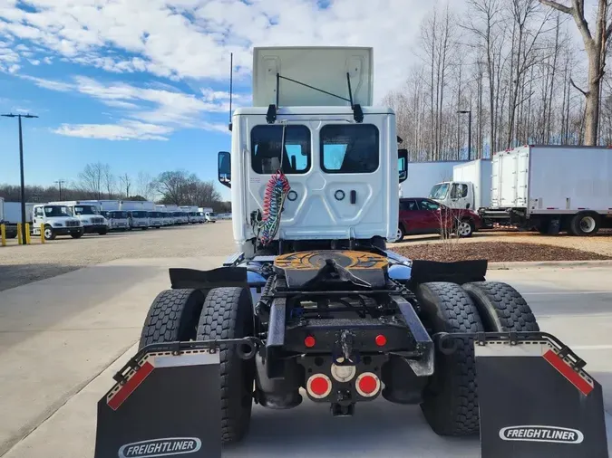 2020 FREIGHTLINER/MERCEDES NEW CASCADIA 116