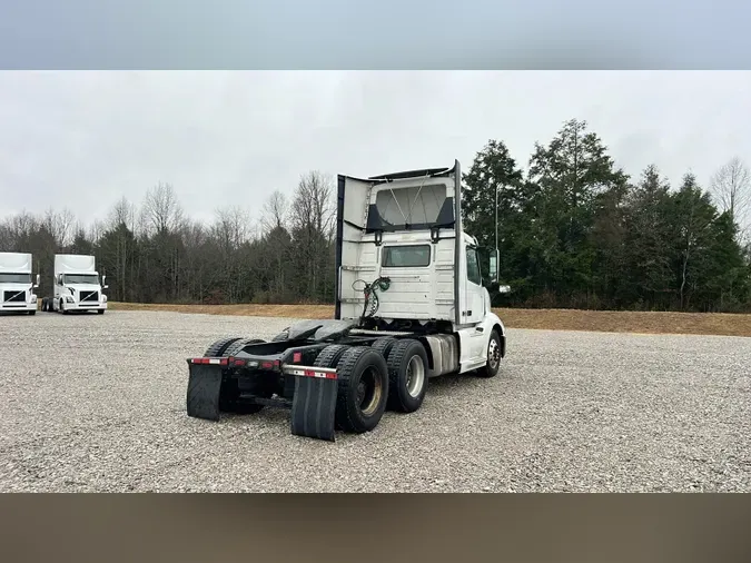 2018 Volvo VNL300