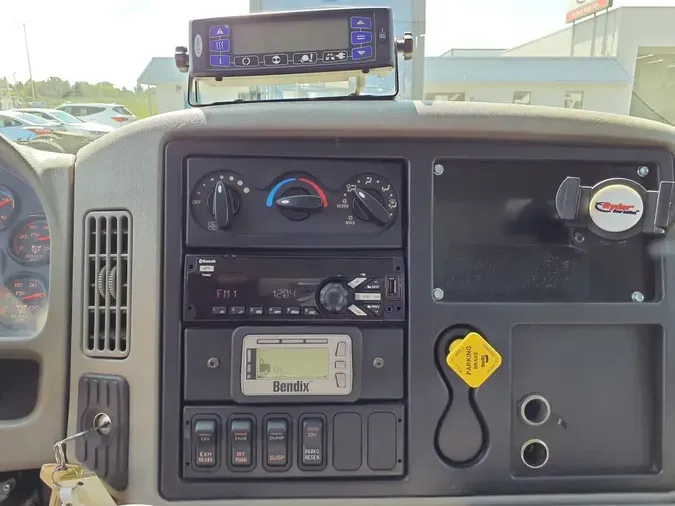 2019 NAVISTAR INTERNATIONAL 4300