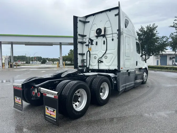 2021 Freightliner Cascadia
