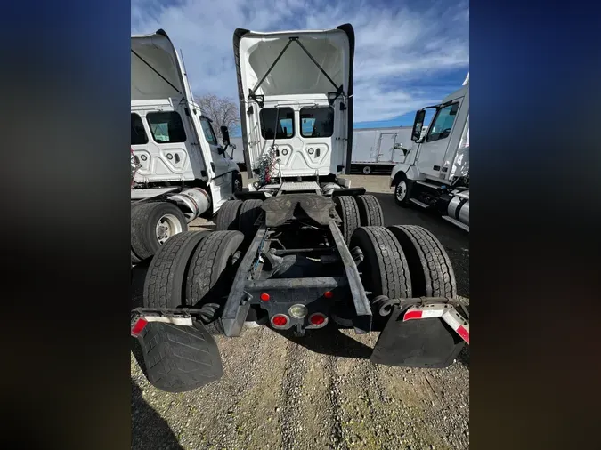 2020 FREIGHTLINER/MERCEDES CASCADIA 125