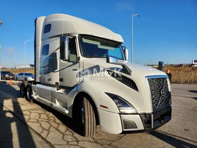 2021 VOLVO VNL64T860