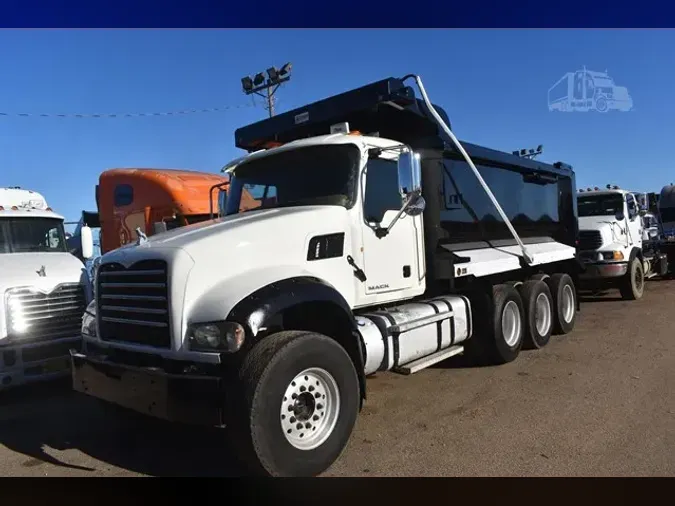 2018 MACK GRANITE GU713