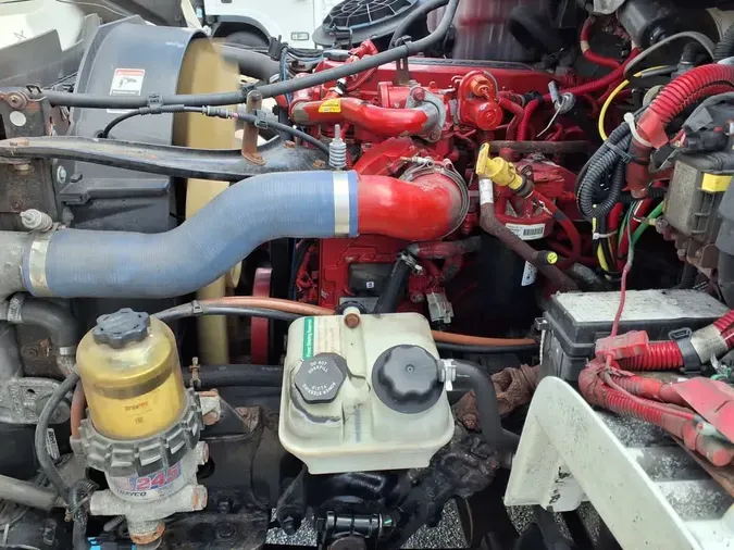 2018 FREIGHTLINER M2 106