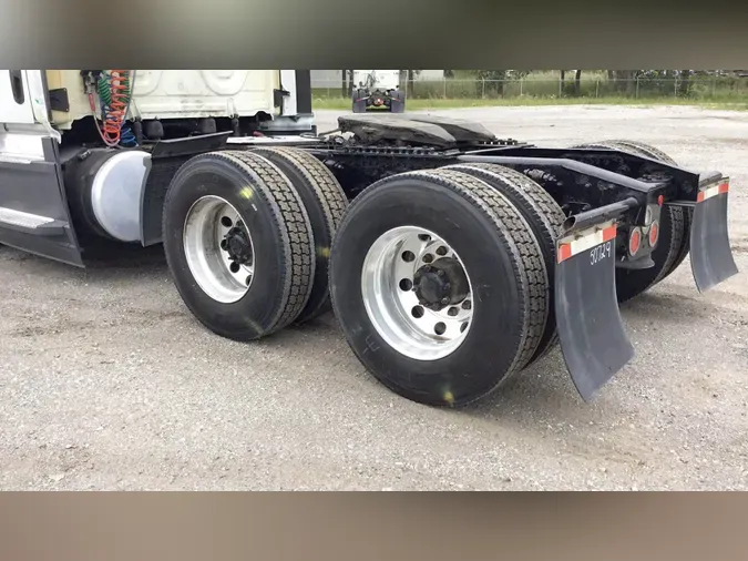 2020 Freightliner Cascadia 126