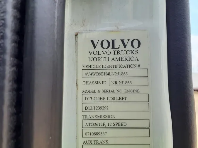 2020 VOLVO VNR62T640