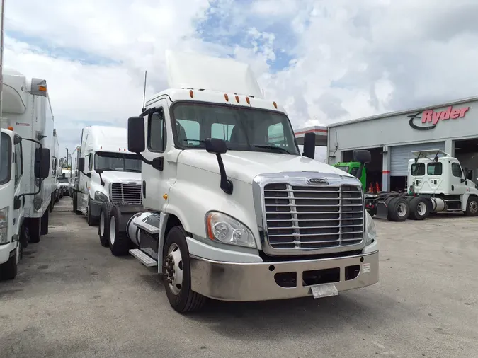 2016 FREIGHTLINER/MERCEDES CASCADIA 125