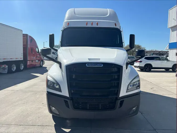 2020 Freightliner Cascadia 126