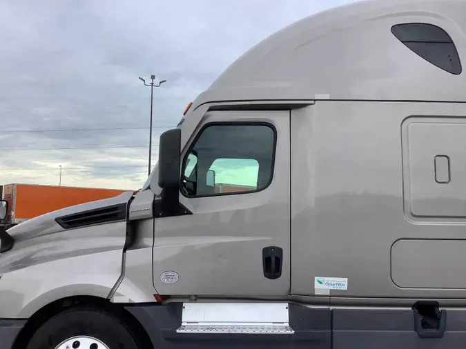 2022 Freightliner Cascadia 126