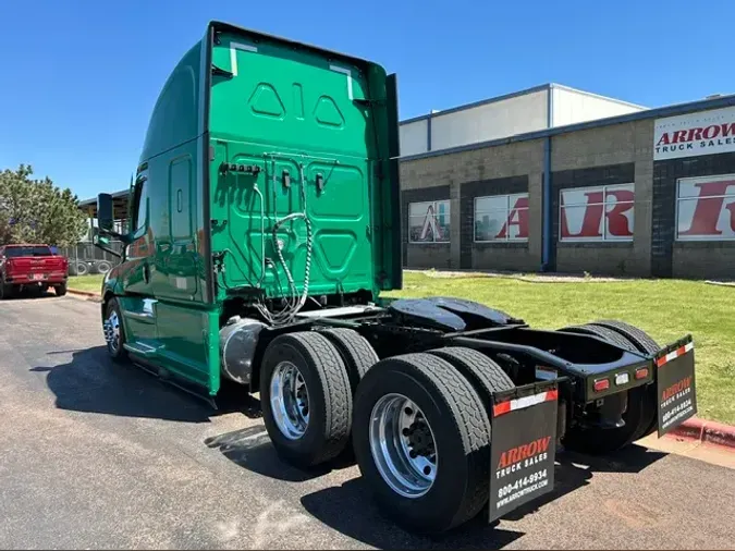 2021 FREIGHTLINER CA126