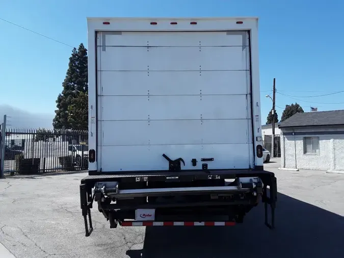 2017 FREIGHTLINER/MERCEDES M2 106