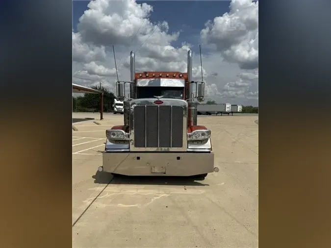 2022 PETERBILT 389