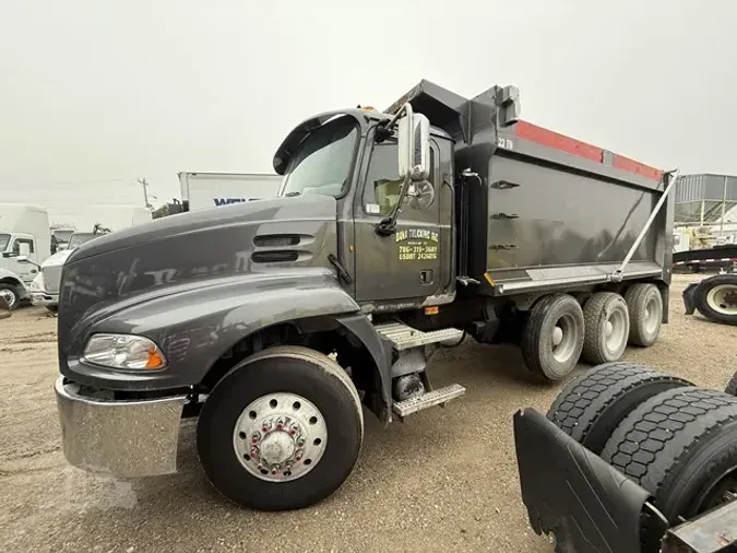 2013 MACK PINNACLE CXU612