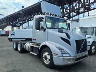 2019 VOLVO VNL
