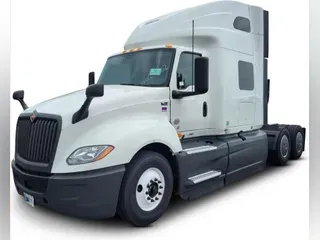 2023 International LT625