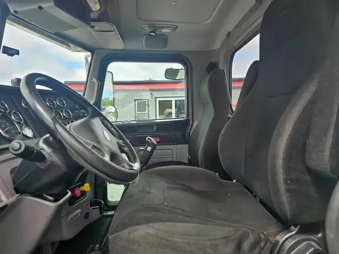 2019 PETERBILT 389