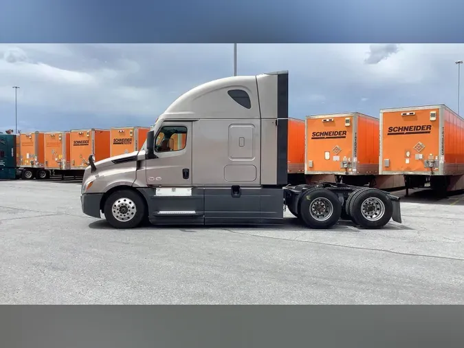 2025 Freightliner Cascadia 126