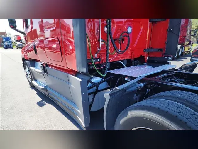 2023 FREIGHTLINER CA126