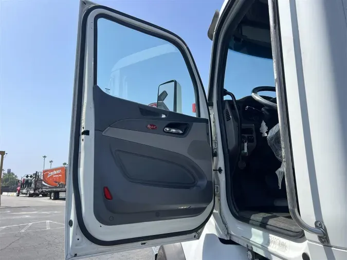2017 Peterbilt 567