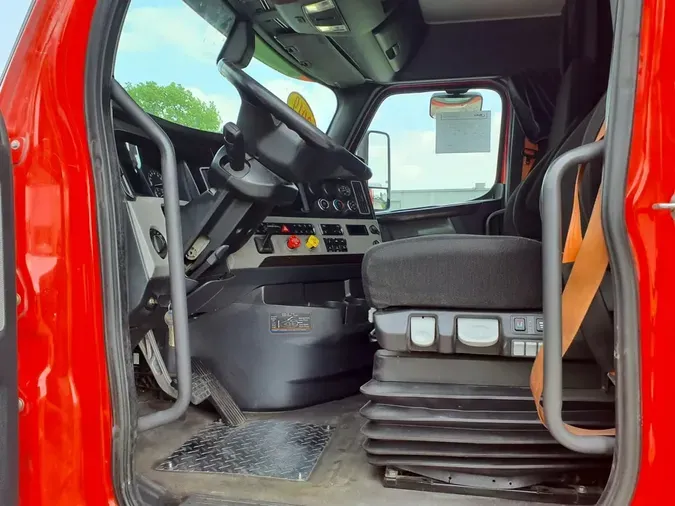 2019 FREIGHTLINER NEW CASCADIA PX12664