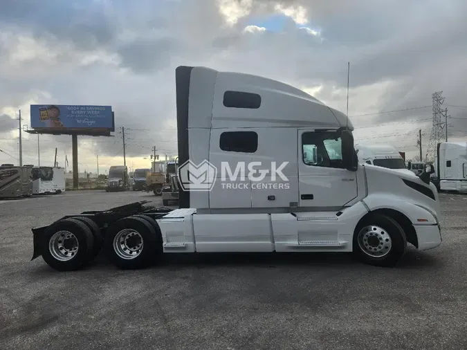 2021 VOLVO VNL64T760