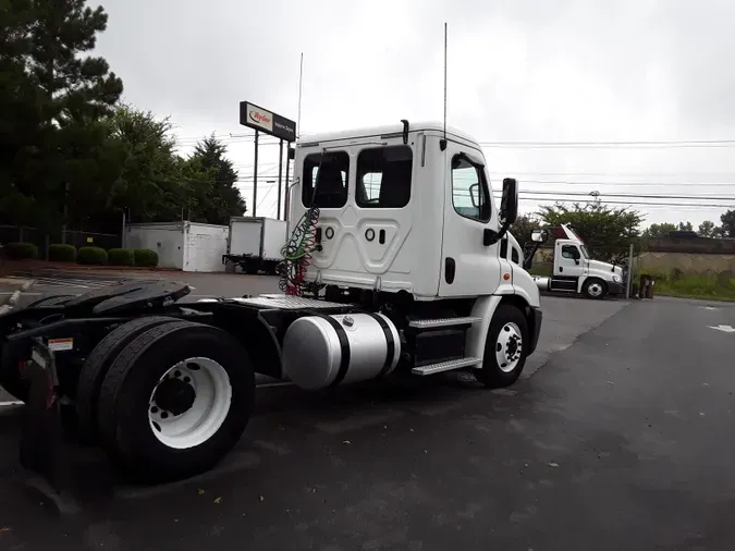 2018 FREIGHTLINER/MERCEDES CASCADIA 113