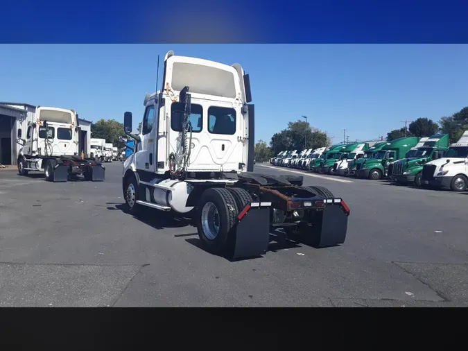2019 Freightliner Cascadia 126