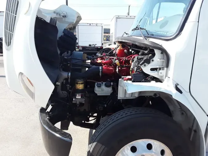 2018 FREIGHTLINER M2 106