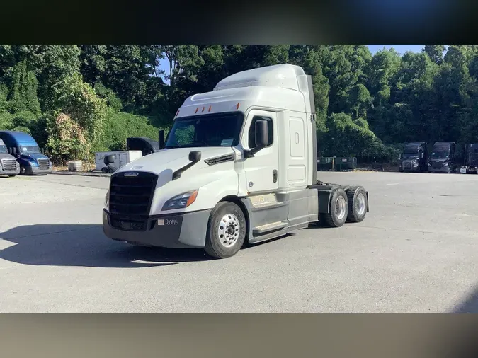 2020 Freightliner Cascadia 126