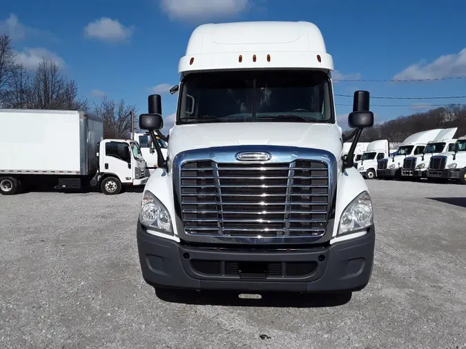 2017 FREIGHTLINER/MERCEDES CASCADIA 125