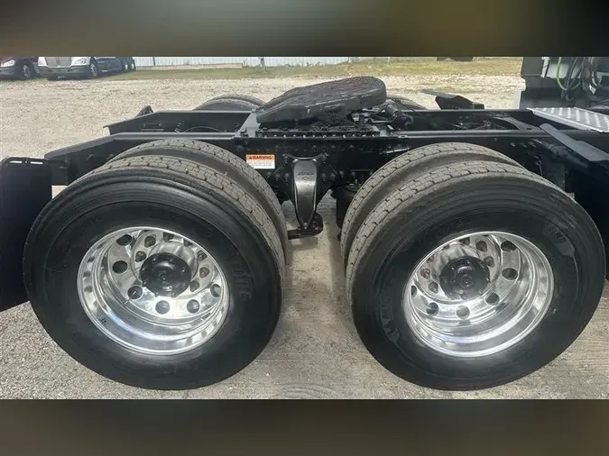 2021 FREIGHTLINER CA126